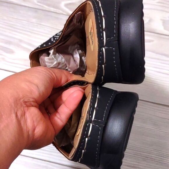 (22-2930) โ๐ฅ3/$20๐ฅ MUSSHOE womens Wedge SZ 7 - Picture 8 of 12